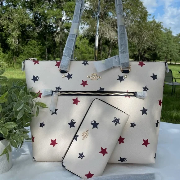 🔥🔥LAST SET Coach American Star Print Tote and Wallet NWT - Picture 1 of 15